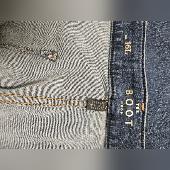 White House Black Market ,Size 16L The Boot Crop Women's Blue Jeans. - Picture 10 of 11